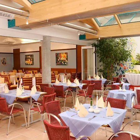 ガストホフ エルツヘルツォーク フランツ フェルディナンド ゲストハウス Markt Sankt Florian